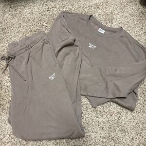 Reebok Taupe Sweatshirt